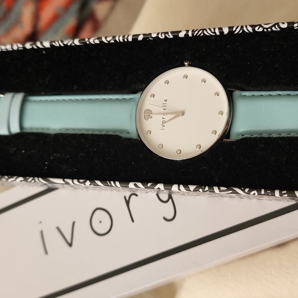 Ivory Ella Watch NWOT in Box - Picture 7 of 9